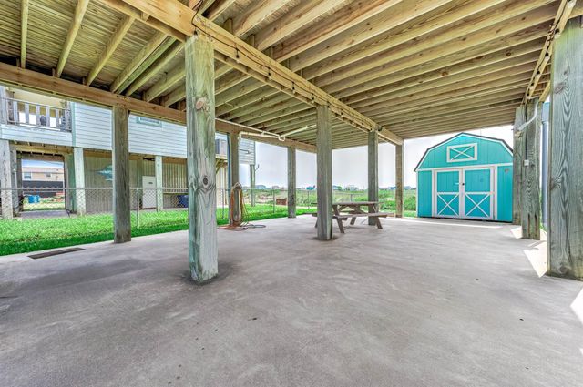 264 County Road 205, Sargent, TX 77414