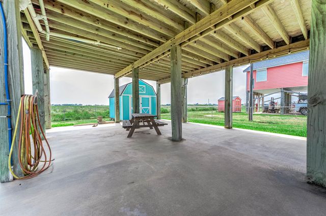 264 County Road 205, Sargent, TX 77414