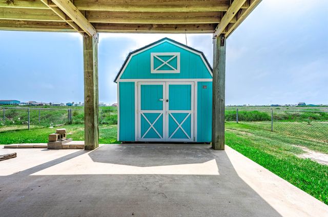 264 County Road 205, Sargent, TX 77414