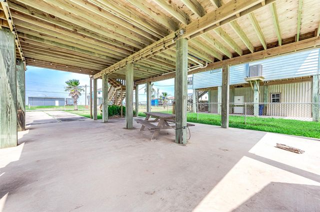264 County Road 205, Sargent, TX 77414