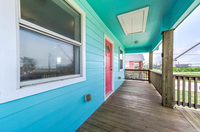 264 County Road 205, Sargent, TX 77414