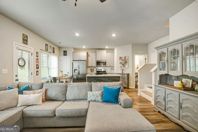 61 Pacific Avenue, Sharpsburg, GA 30277