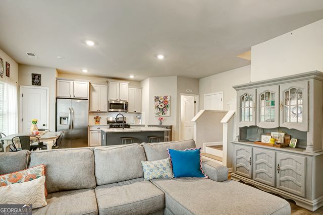 61 Pacific Avenue, Sharpsburg, GA 30277