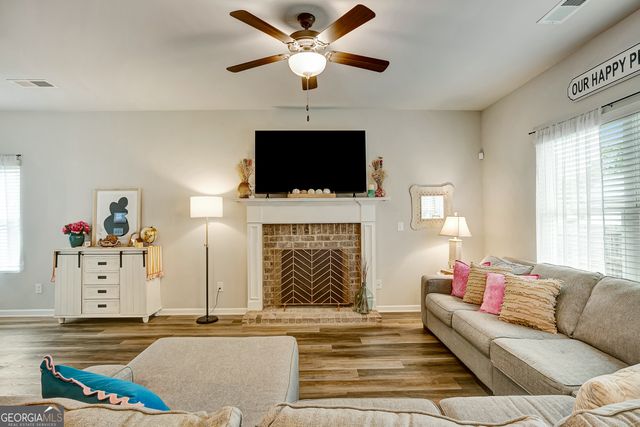 61 Pacific Avenue, Sharpsburg, GA 30277