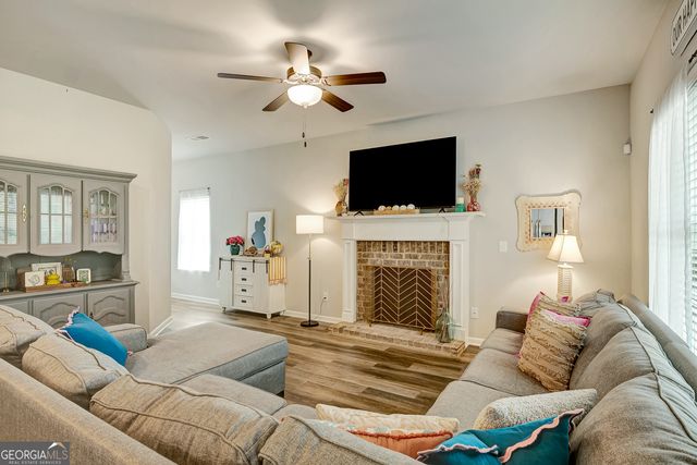 61 Pacific Avenue, Sharpsburg, GA 30277