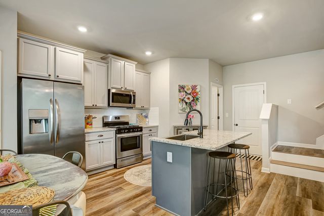 61 Pacific Avenue, Sharpsburg, GA 30277