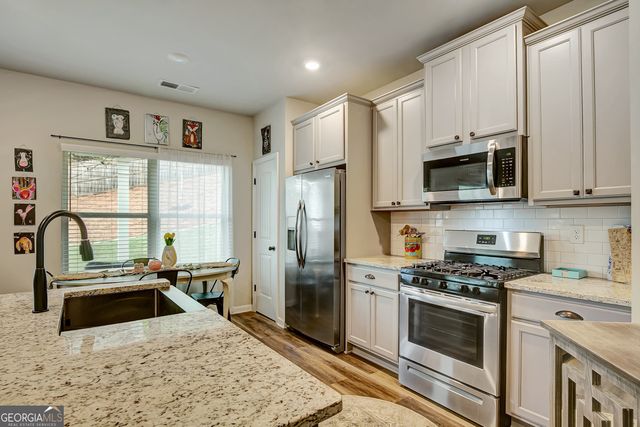 61 Pacific Avenue, Sharpsburg, GA 30277