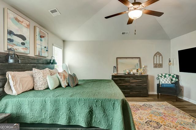 61 Pacific Avenue, Sharpsburg, GA 30277