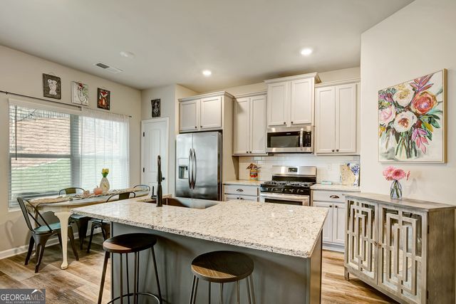 61 Pacific Avenue, Sharpsburg, GA 30277