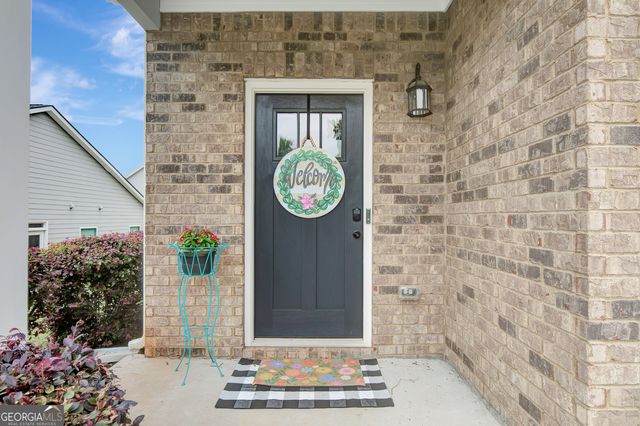 61 Pacific Avenue, Sharpsburg, GA 30277