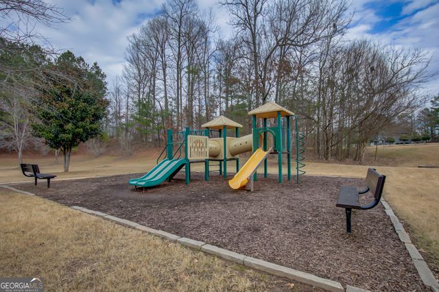 61 Pacific Avenue, Sharpsburg, GA 30277
