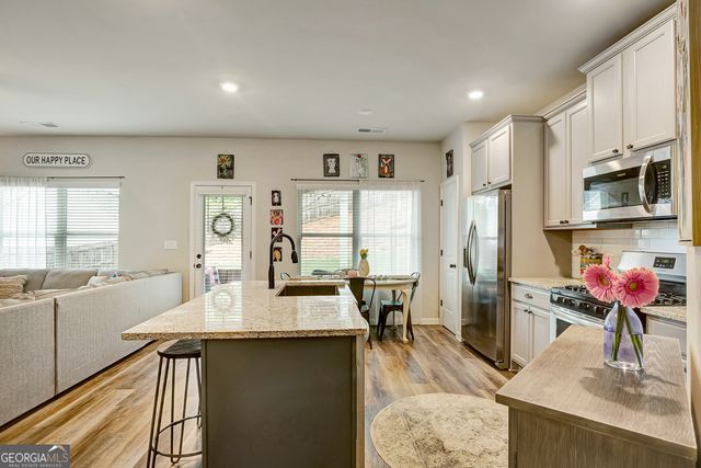 61 Pacific Avenue, Sharpsburg, GA 30277