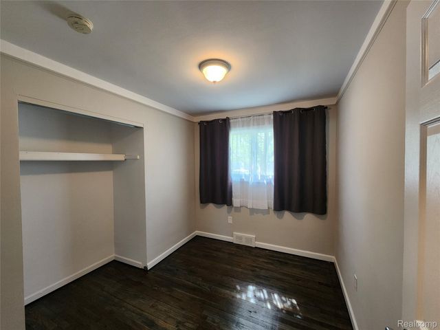 24904 Rosalind Avenue, Eastpointe, MI 48021