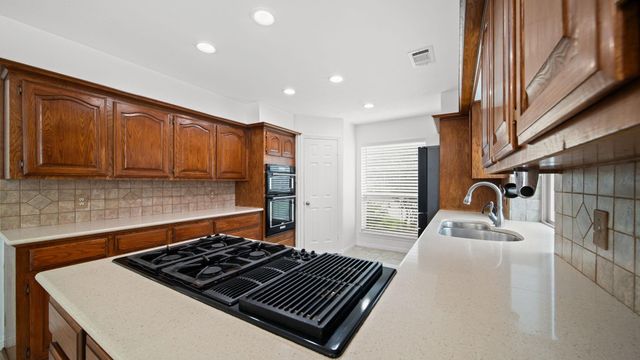 2701 Saint Andrews Place, League City, TX 77573