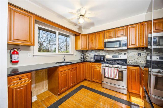 7 COOPER DR, Somers Point, NJ 08244