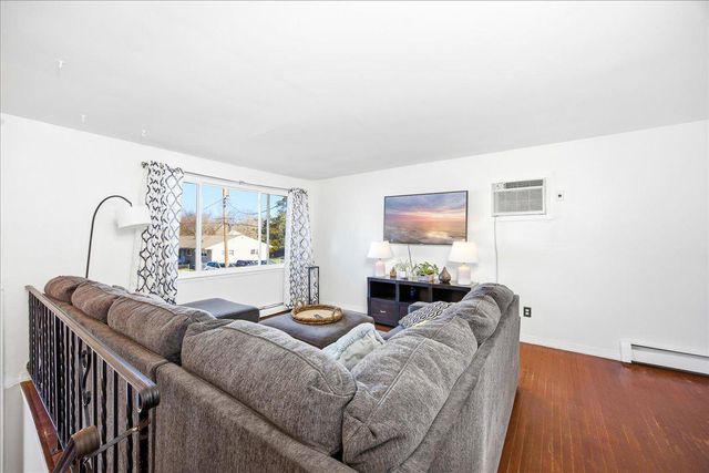 7 COOPER DR, Somers Point, NJ 08244