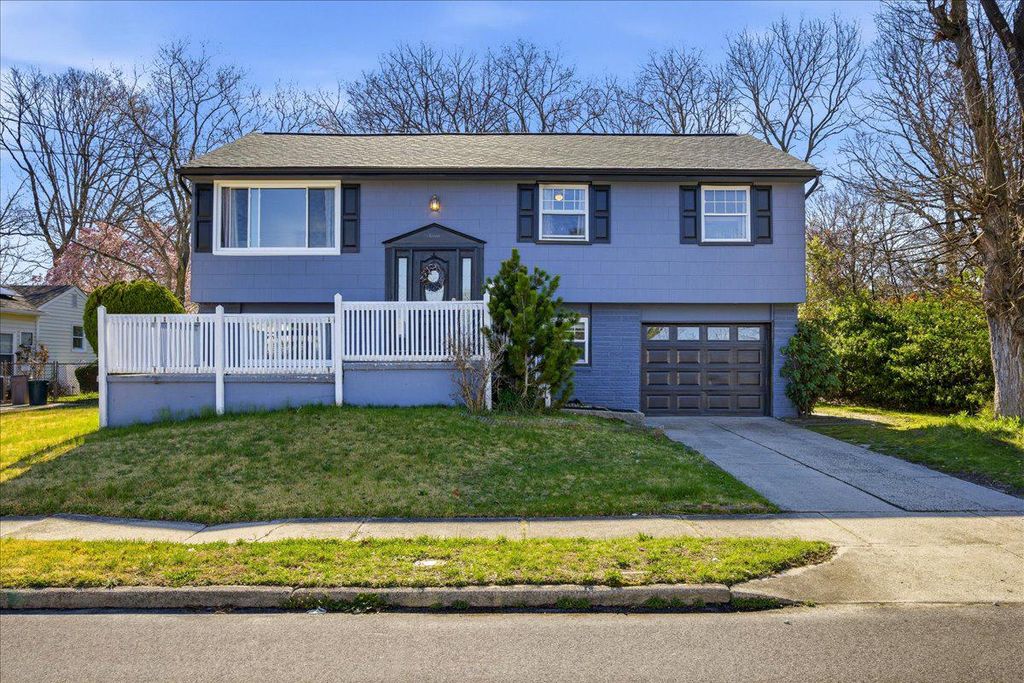 7 COOPER DR, Somers Point, NJ 08244