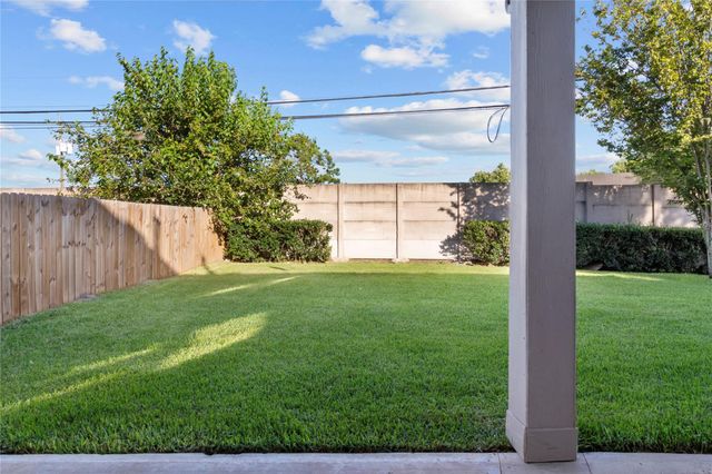 2619 Midnight Star Circle, Friendswood, TX 77546