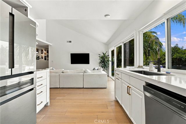 1690 Stoddard Avenue, Thousand Oaks, CA 91360