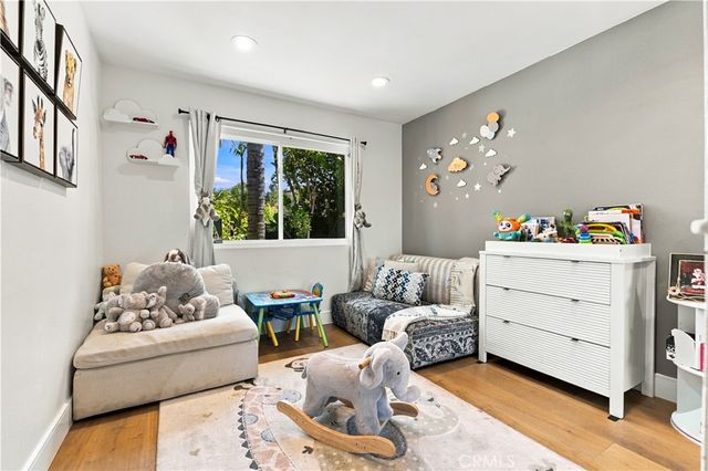 1690 Stoddard Avenue, Thousand Oaks, CA 91360