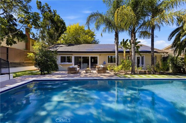 1690 Stoddard Avenue, Thousand Oaks, CA 91360