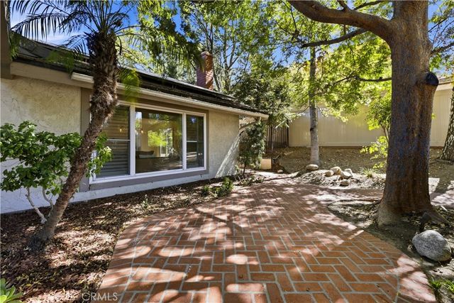 1690 Stoddard Avenue, Thousand Oaks, CA 91360