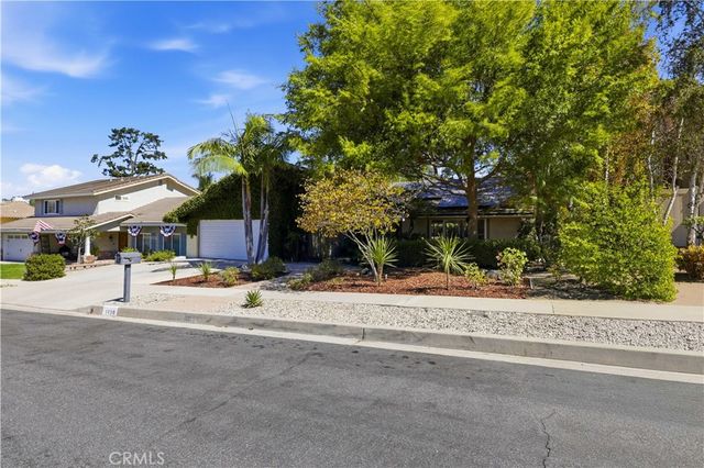 1690 Stoddard Avenue, Thousand Oaks, CA 91360