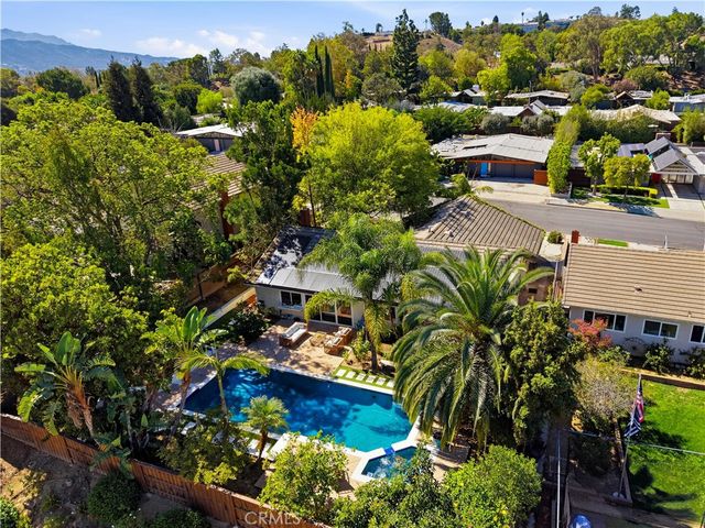 1690 Stoddard Avenue, Thousand Oaks, CA 91360