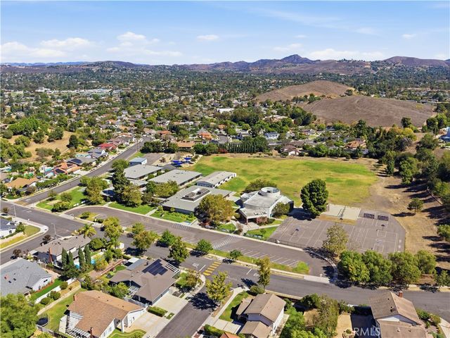 1690 Stoddard Avenue, Thousand Oaks, CA 91360