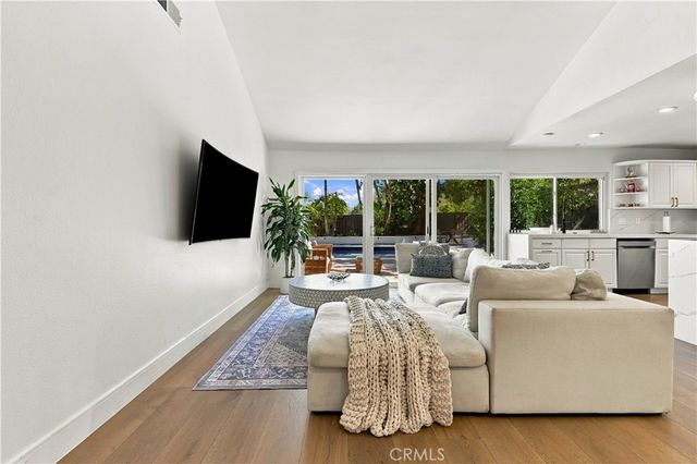 1690 Stoddard Avenue, Thousand Oaks, CA 91360