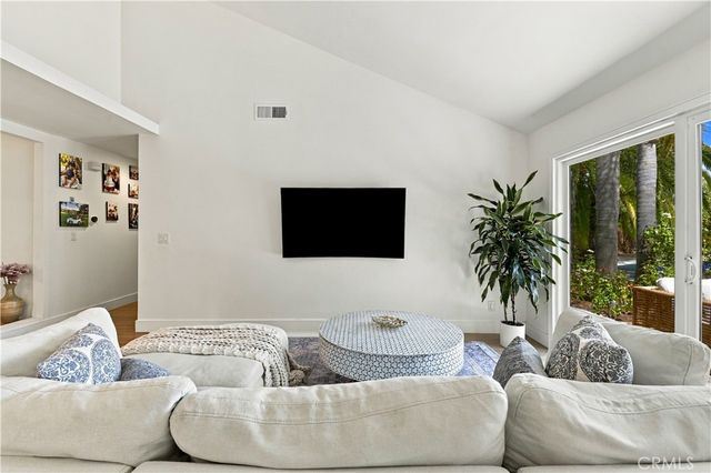 1690 Stoddard Avenue, Thousand Oaks, CA 91360