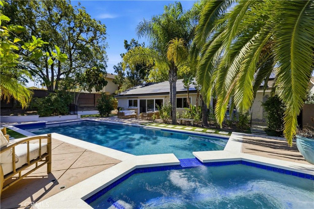 1690 Stoddard Avenue, Thousand Oaks, CA 91360
