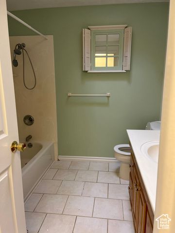 4527 S 2300 W, Roy, UT 84067