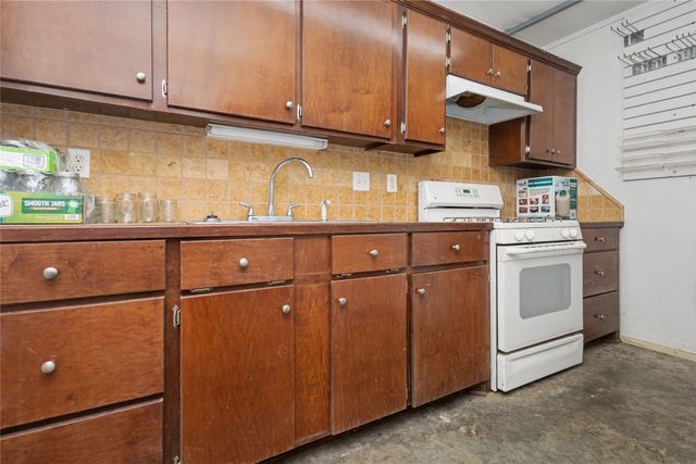 79 CR 1002, New Boston, TX 75570