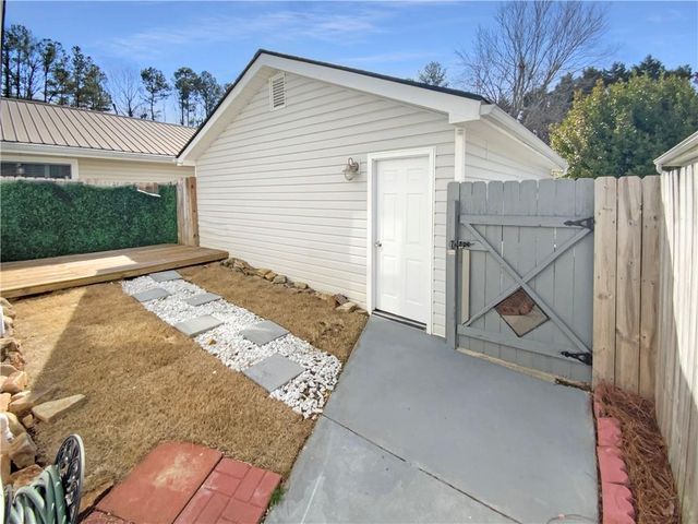 949 Bobcat SE Court, Marietta, GA 30067