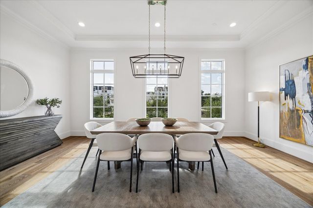 22 Crain Square Boulevard, Southside Place, TX 77025