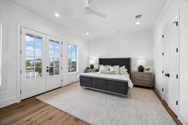 22 Crain Square Boulevard, Southside Place, TX 77025