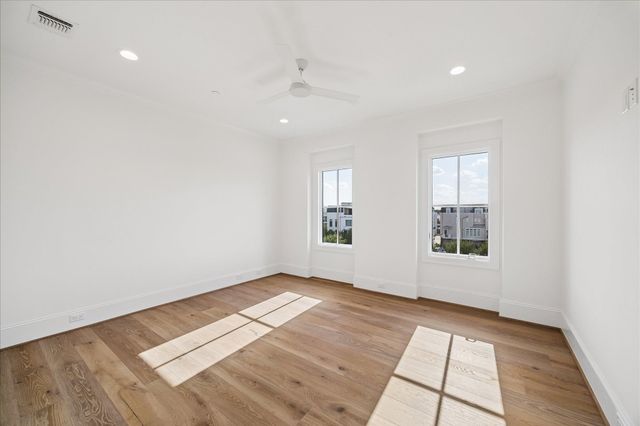 22 Crain Square Boulevard, Southside Place, TX 77025