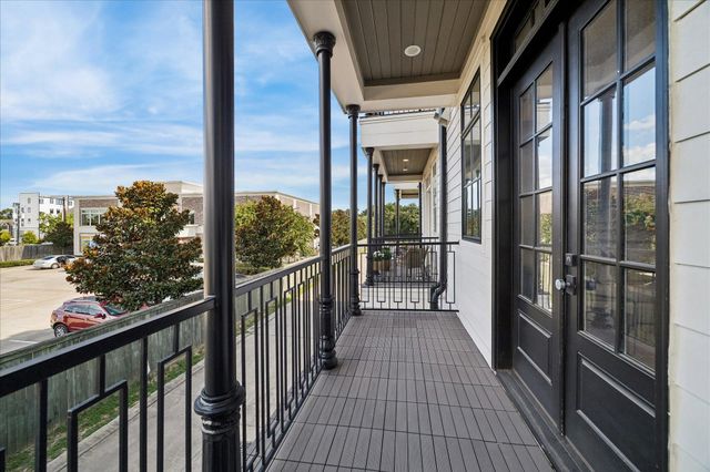 22 Crain Square Boulevard, Southside Place, TX 77025