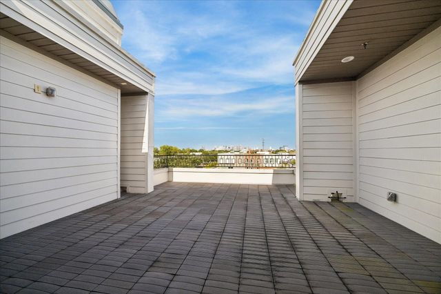 22 Crain Square Boulevard, Southside Place, TX 77025