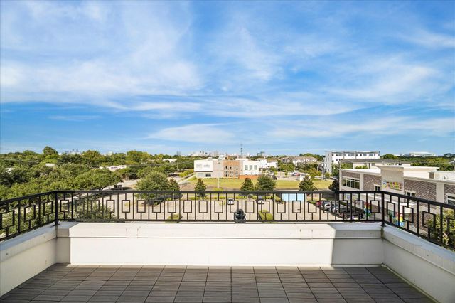 22 Crain Square Boulevard, Southside Place, TX 77025