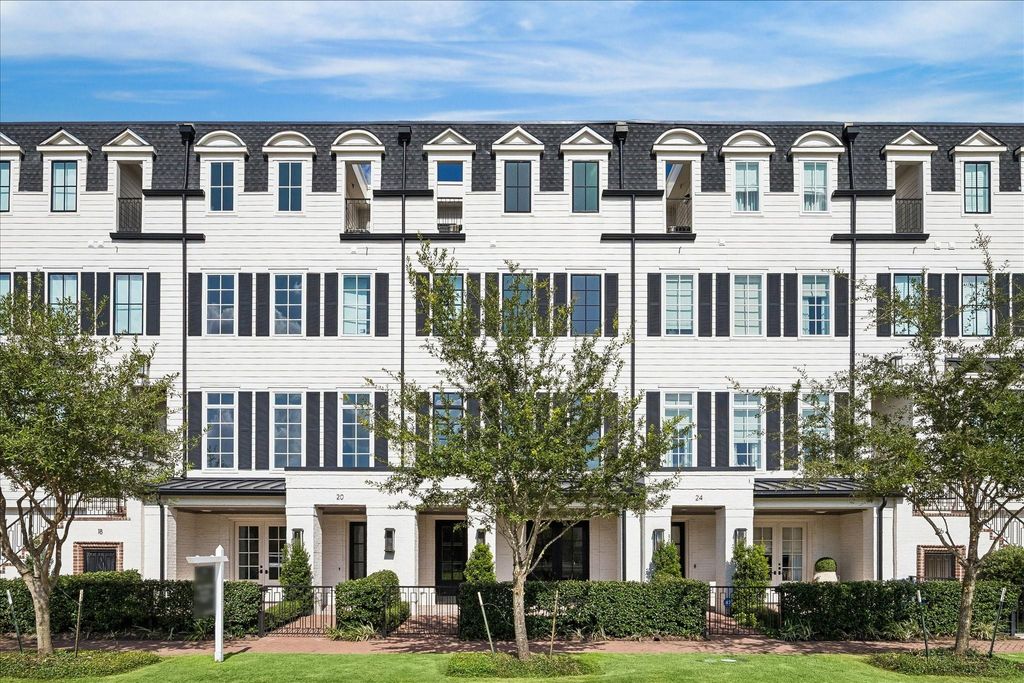22 Crain Square Boulevard, Southside Place, TX 77025