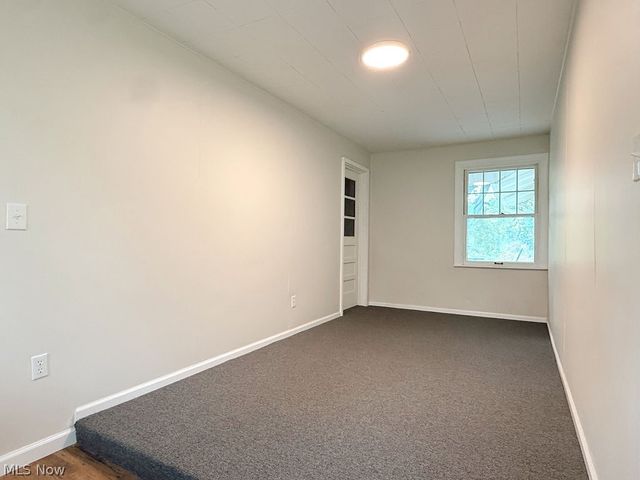 3086 Greenfield, Warren, OH 44485