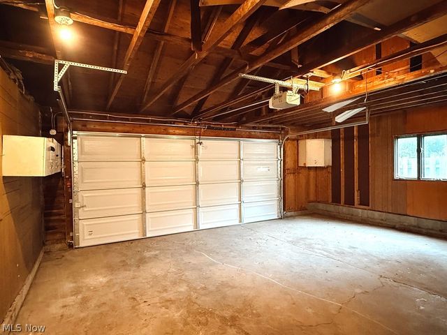 3086 Greenfield, Warren, OH 44485