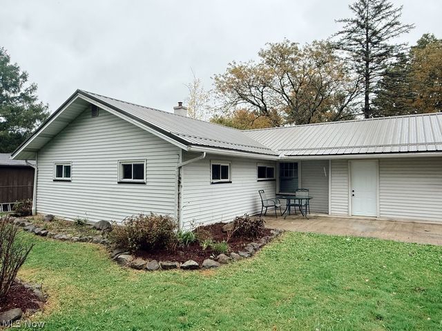 3086 Greenfield, Warren, OH 44485
