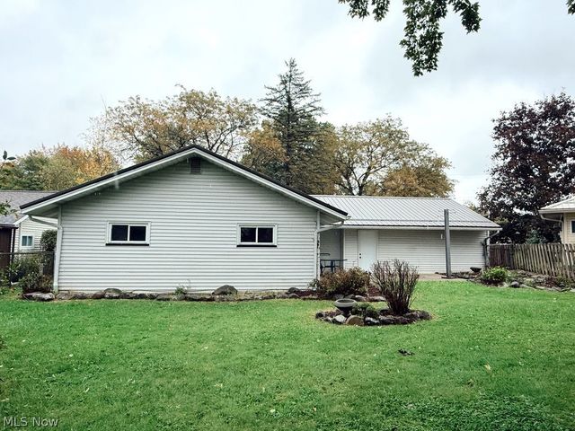 3086 Greenfield, Warren, OH 44485