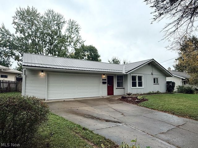 3086 Greenfield, Warren, OH 44485