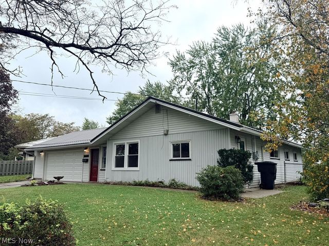 3086 Greenfield, Warren, OH 44485