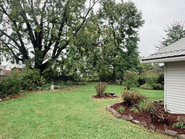 3086 Greenfield, Warren, OH 44485