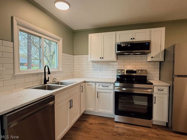 3086 Greenfield, Warren, OH 44485
